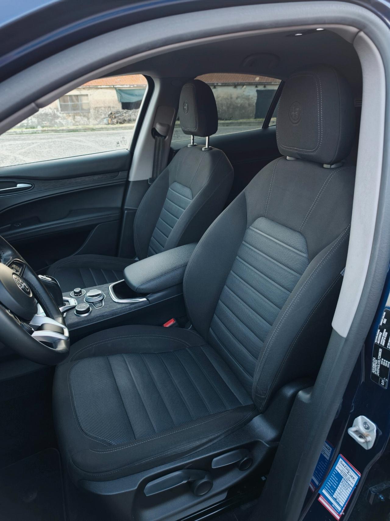 Alfa Romeo Stelvio 2.2 Turbodiesel 160 CV AT8 RWD