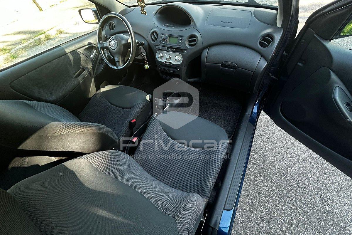 TOYOTA Yaris 1.0i 16V cat 3 porte