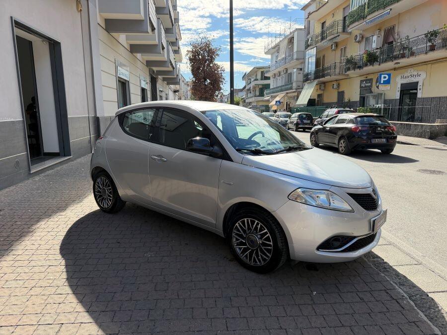 lancia ypsilon 1.2 platino certificata unproprieta