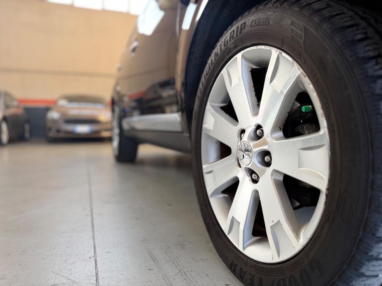 Mitsubishi Outlander 2.2 DI-D Instyle 7 p.ti DPF