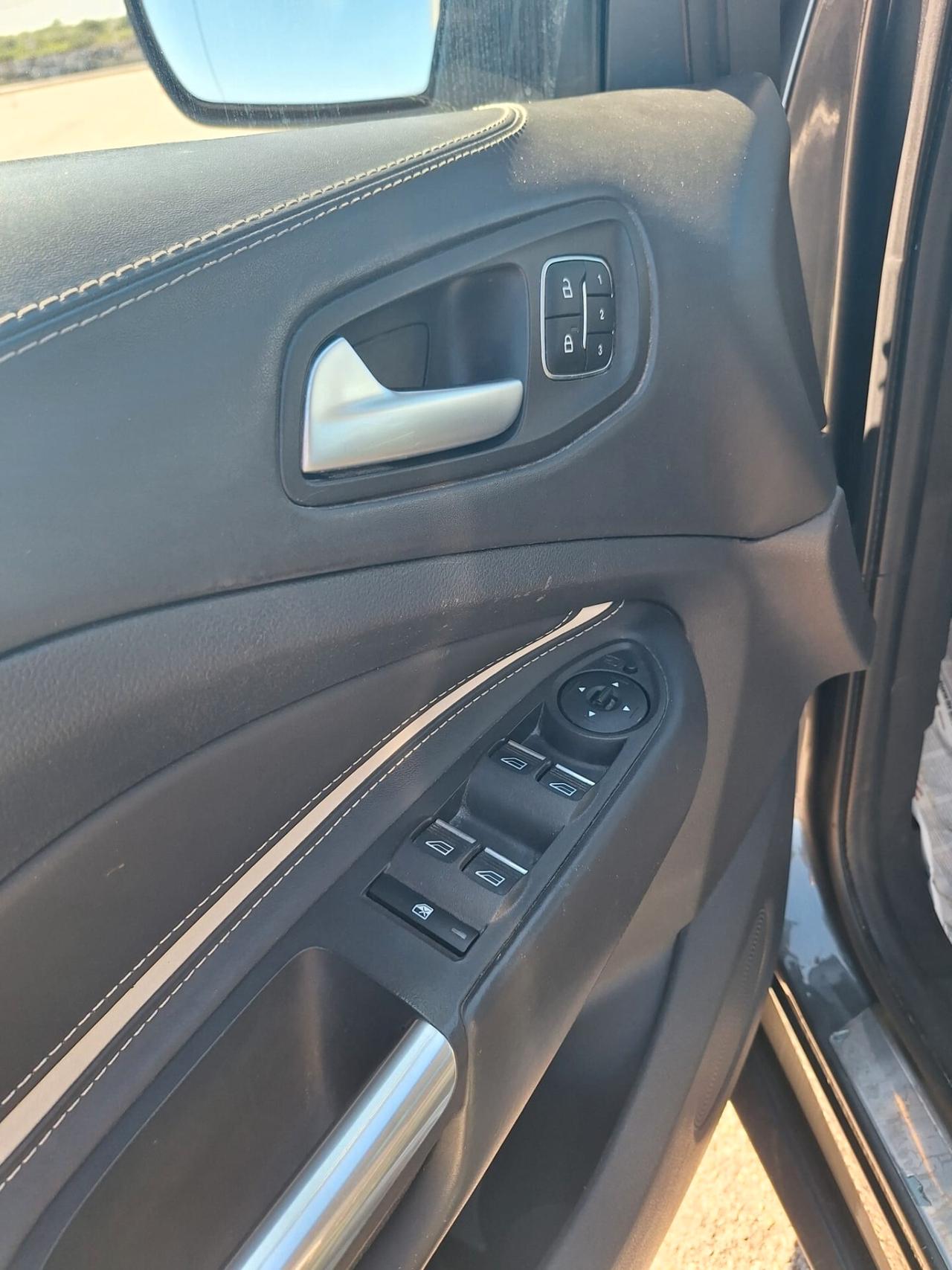 Ford Kuga 2.0 TDCI 150 CV 4WD Powershift Vignale 2019