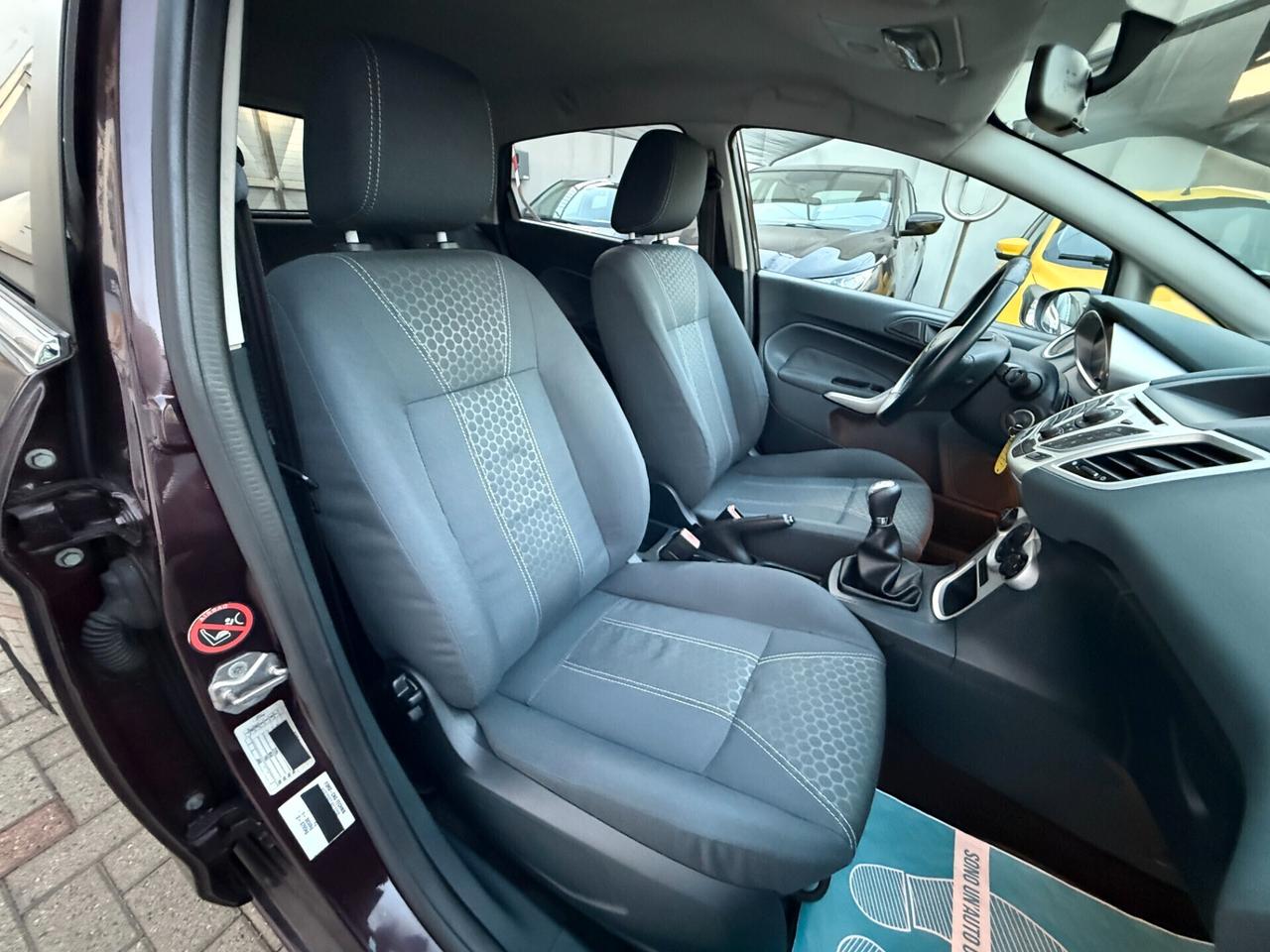 Ford Fiesta 1.4 5 porte Bz.- GPL Titanium - NeoPatentati