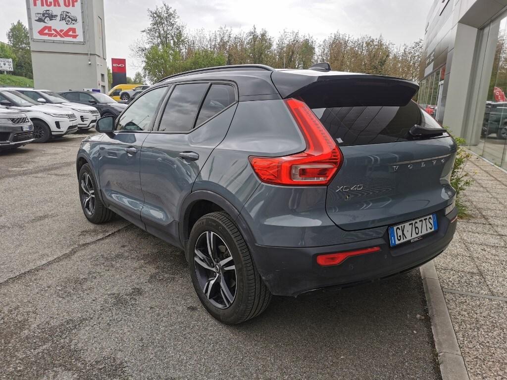 VOLVO XC40 (2017-->) XC40 T3 Geartronic Momentu...