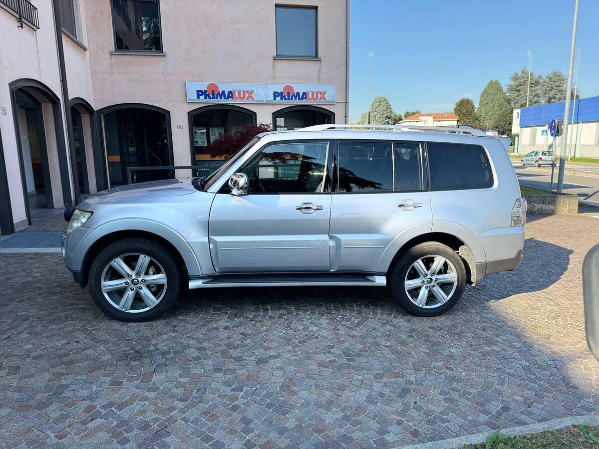 Mitsubishi Pajero 5 Porte Pajero 3.2 CR Invite 5p