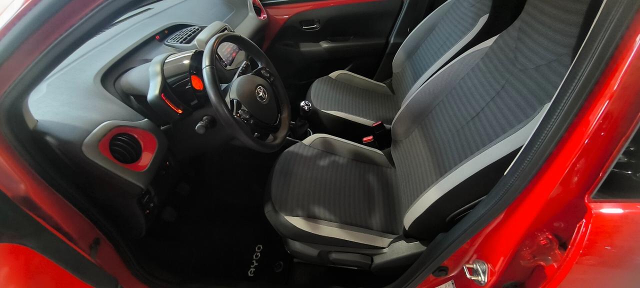 Toyota Aygo Connect 1.0 VVT-i 72 CV unipro ok neopatentati