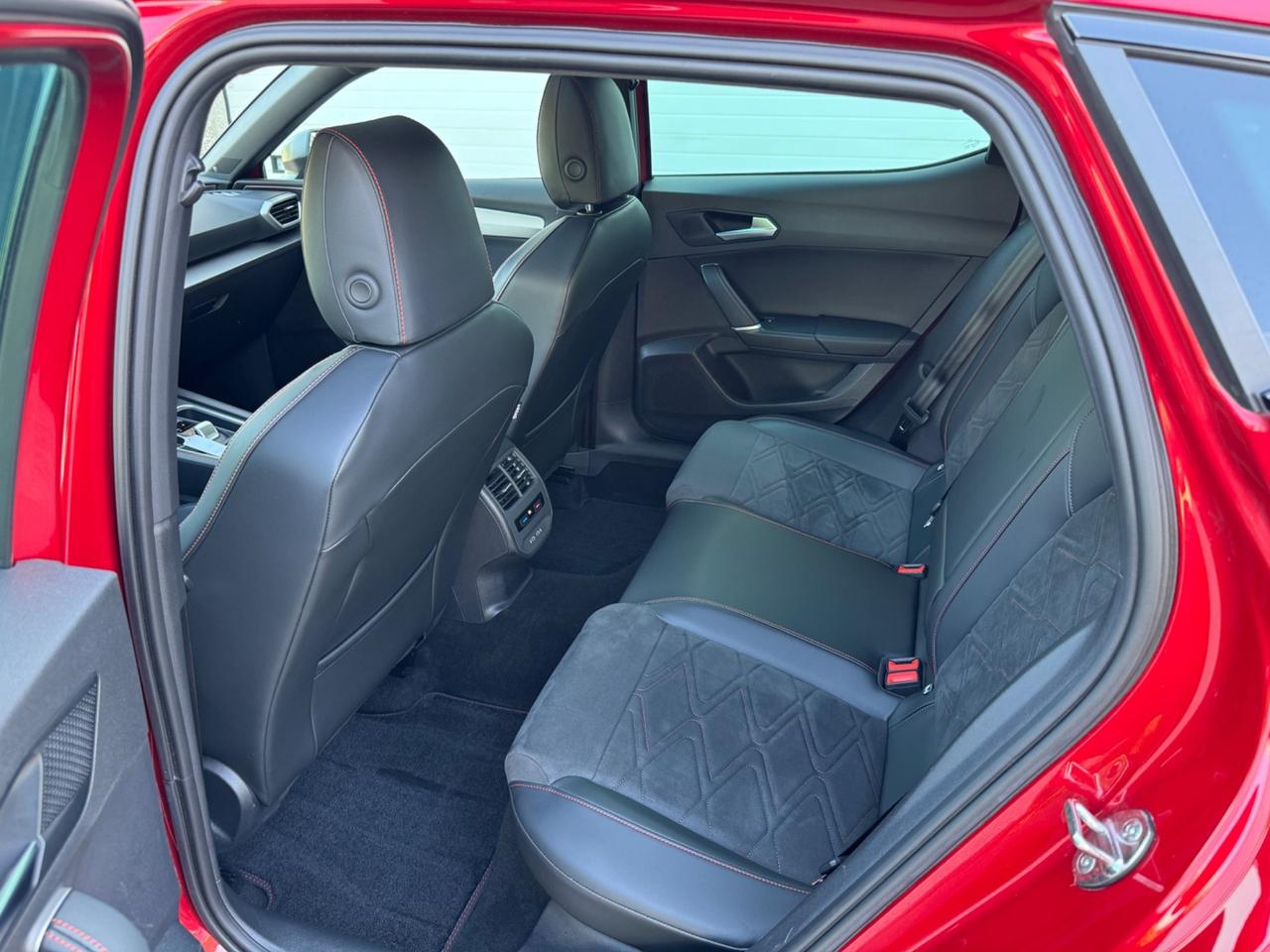 Seat Leon 1.5 eTSI 150 CV DSG FR