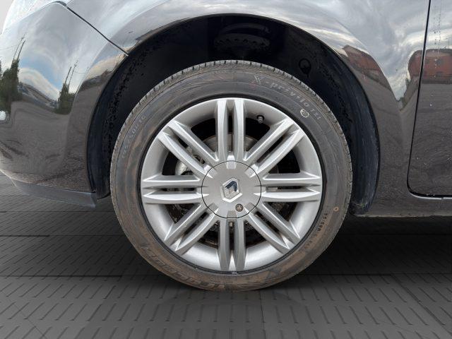 RENAULT Clio Clio 1.2 16V 5 porte Dynamique