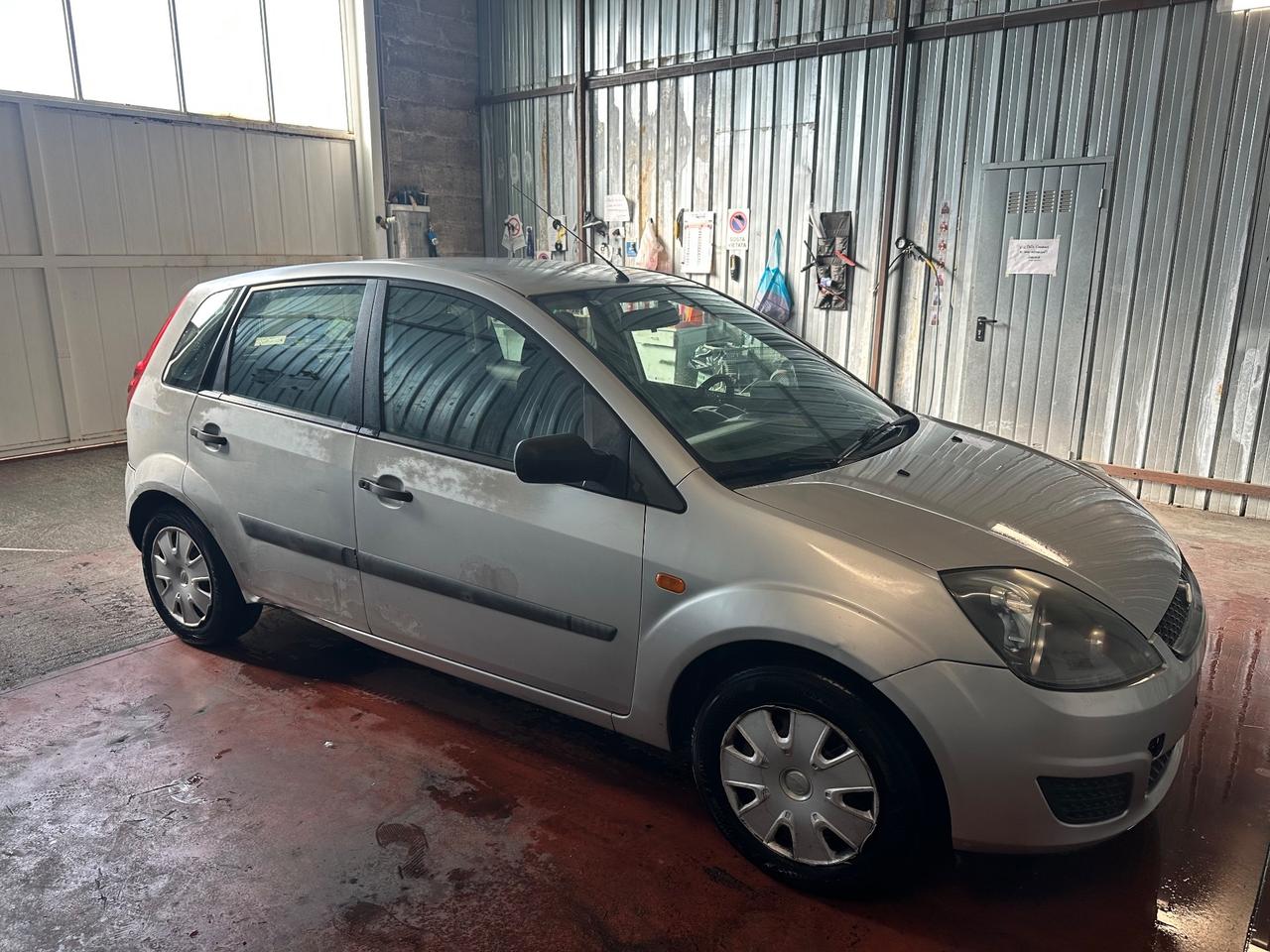 Ford Fiesta 1.2 16V 5p. Ghia