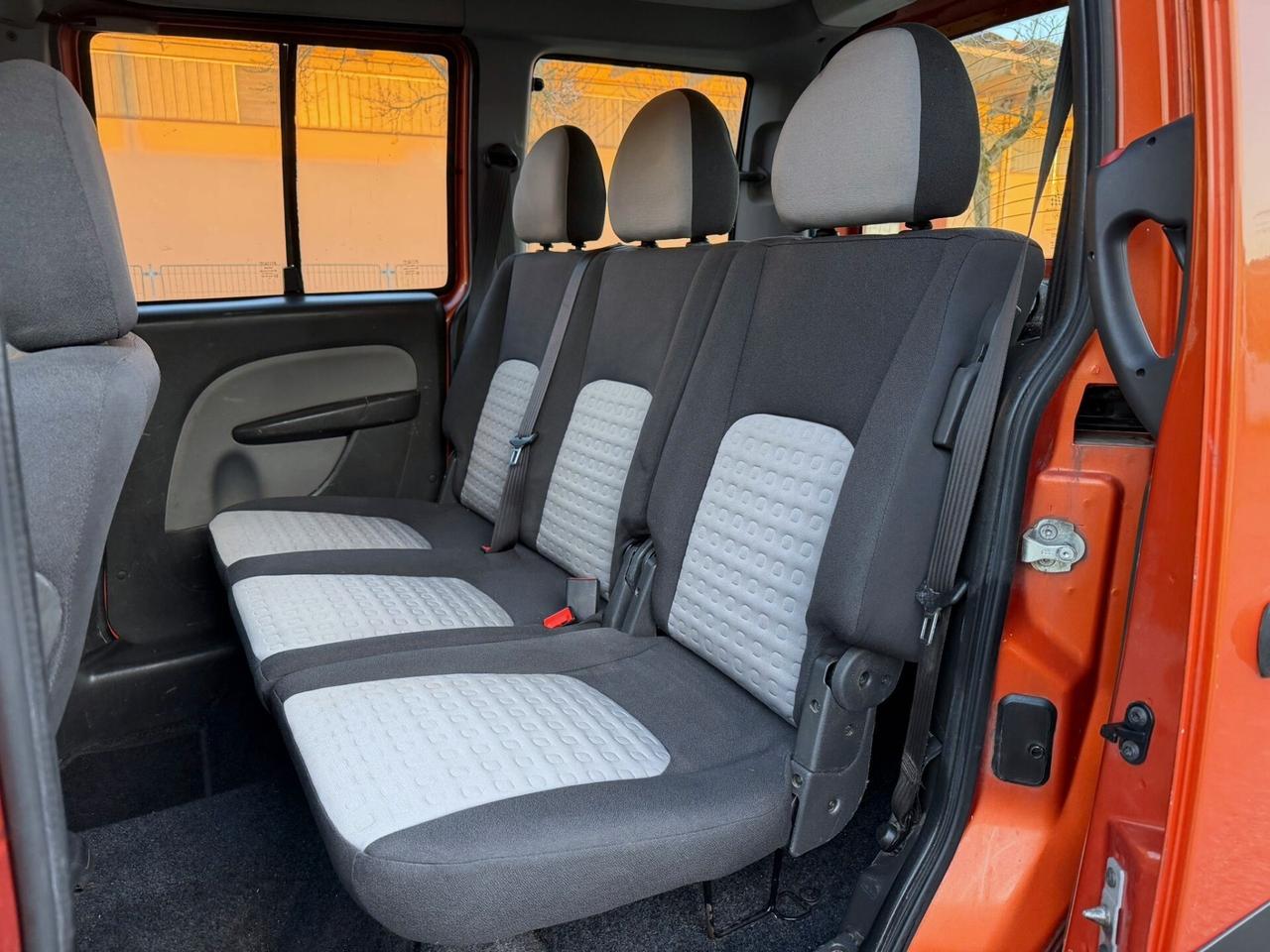 Fiat Doblo 1.9 MJT 105 CV Passo Lungo 5 posti