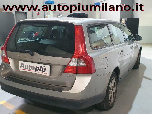 VOLVO V70 D3 Momentum