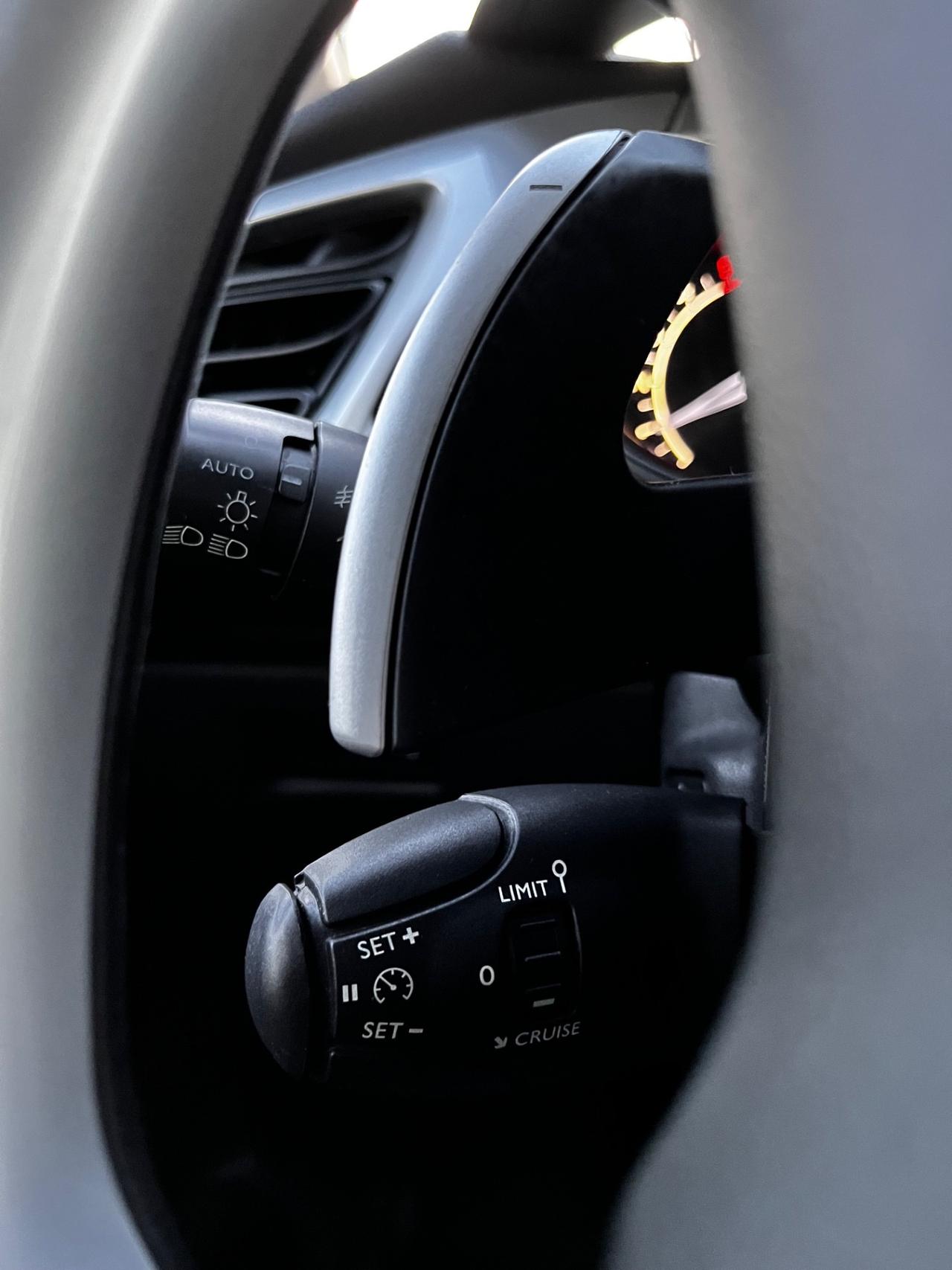 Ds 3 1.4 e-hdi 68cv AUTOMATICO - OK NEOPATENTI