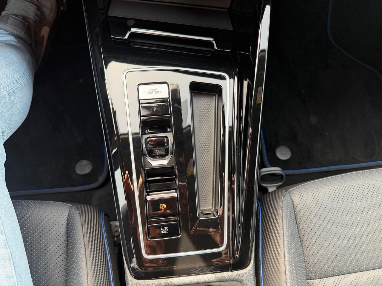 Volkswagen Golf R/2.0/DSG/4MOTION/BLACK EDITION/HEAD UP/NAVI/TELPDC/F1/CERCHI 19/SED.SPORT/PRONTA CONSEGNA!!