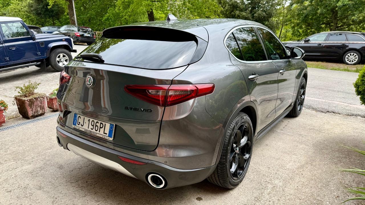 Alfa Romeo Stelvio 2.2 Turbodiesel 190 CV AT8 Q4 Executive