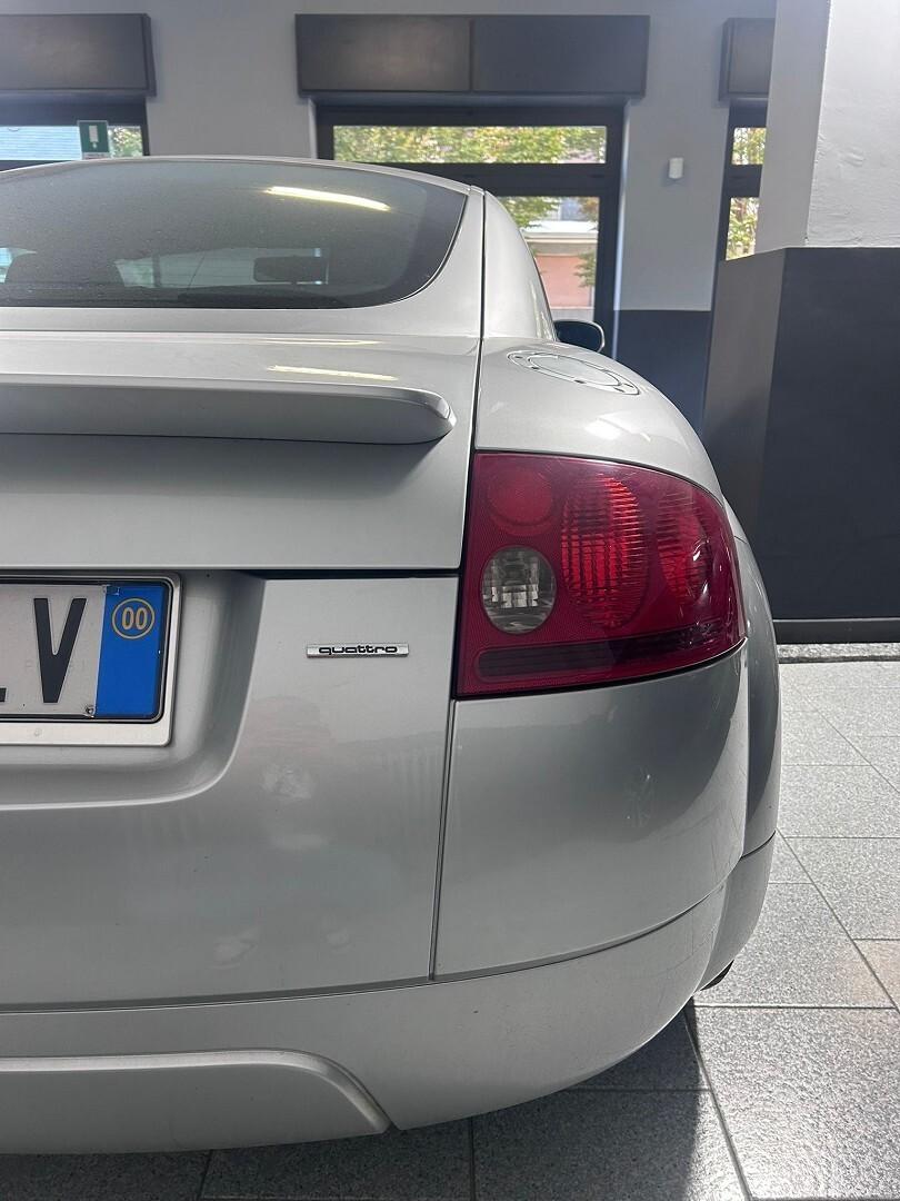 Audi TT quattro 180cv