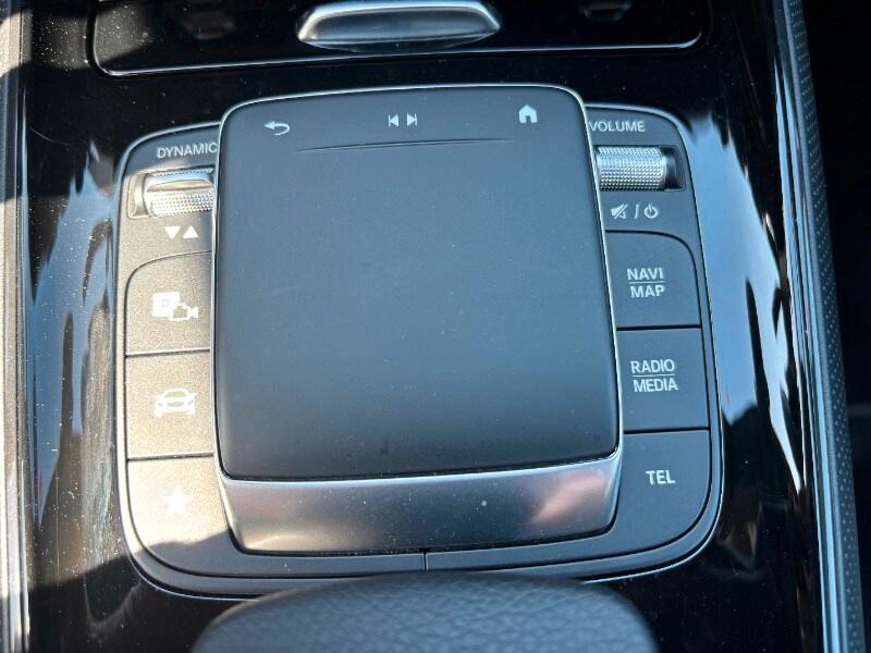 MERCEDES GLB (X247) GLB 200 d Automati...