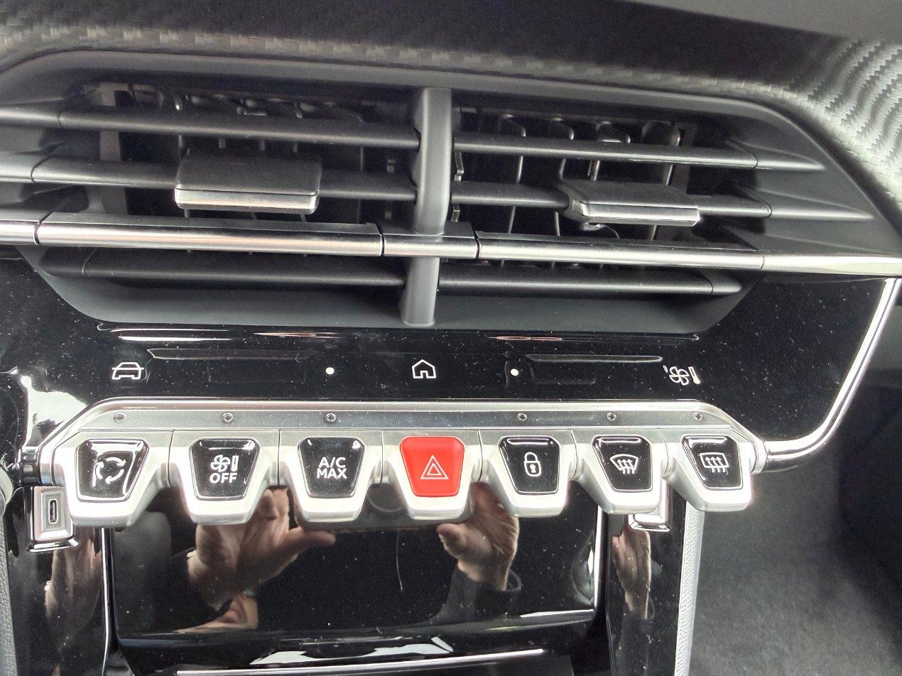 Peugeot 2008 2008 1.2 hybrid GT 145cv e-dcs6