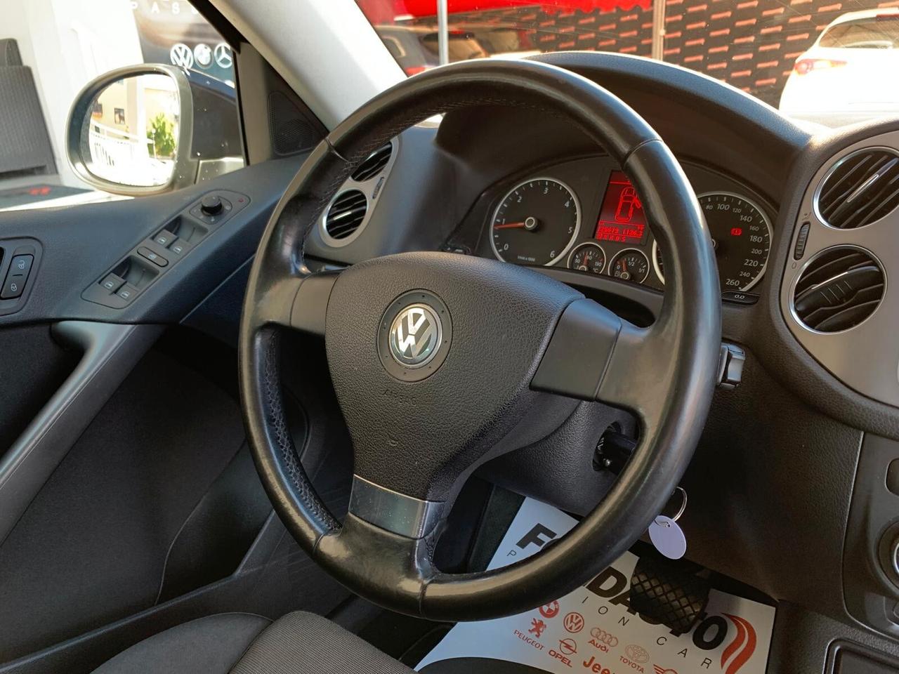 Volkswagen Tiguan 2.0 16V TDI DPF Sport & Style (18°)