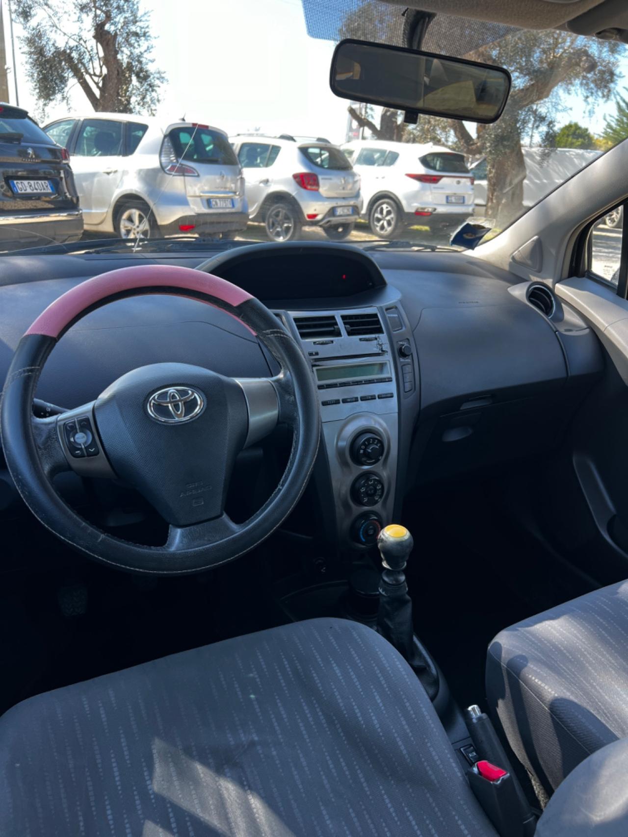 Toyota Yaris 1.4 D-4D DPF 5 porte Sol in ottimoo stato!!