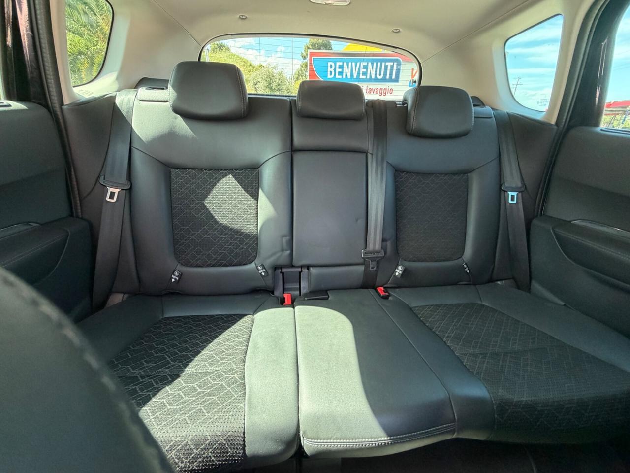 Peugeot 3008 1.6 HDi 115CV Allure