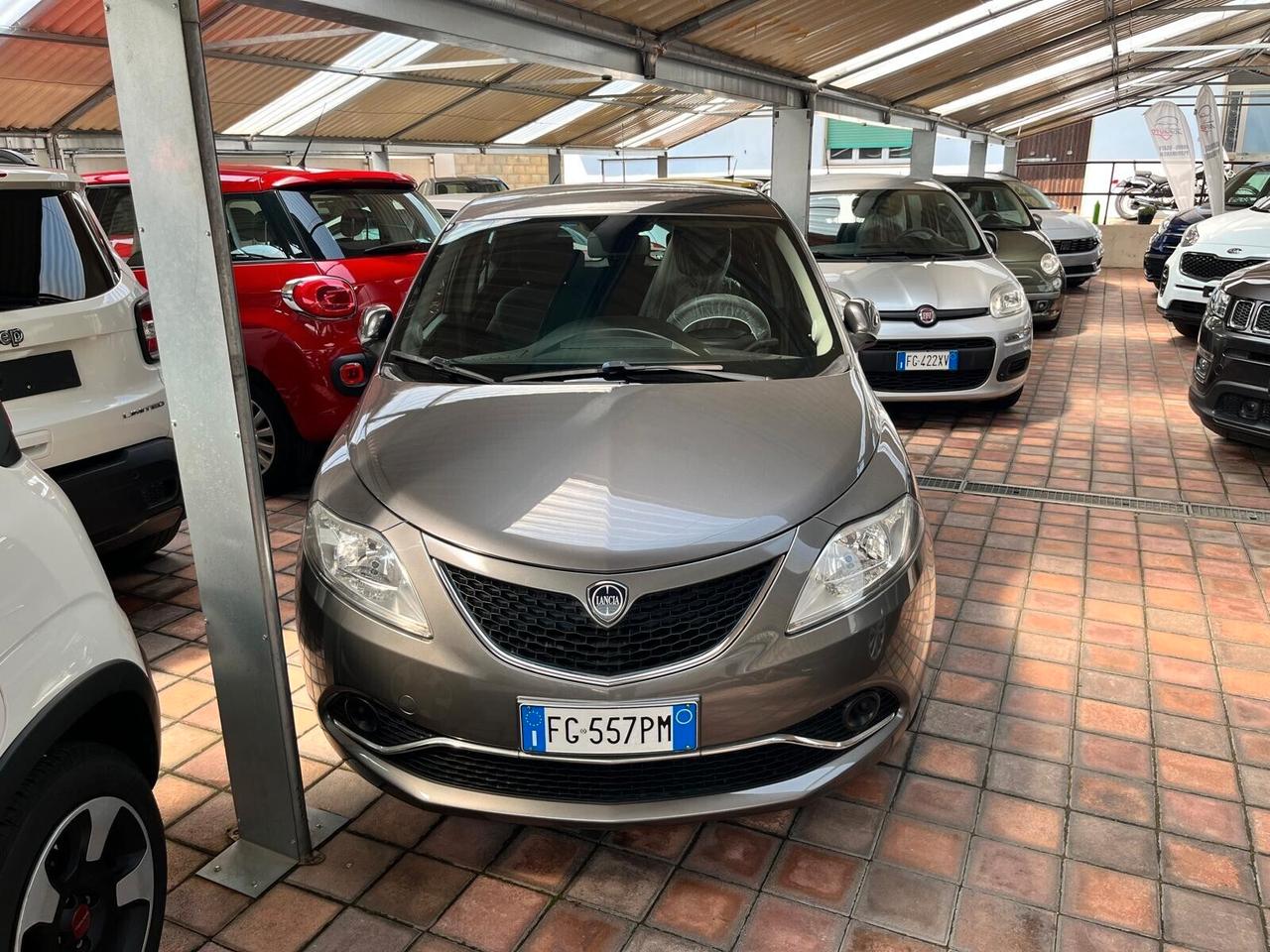 Lancia Ypsilon 1.2 69 CV 5 porte GPL Ecochic Silver
