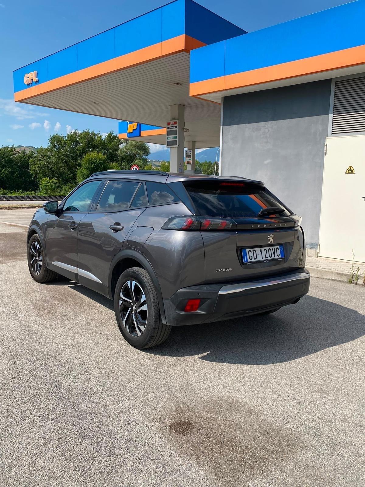 Peugeot 2008 PureTech 100 S&S Allure Navi Pack