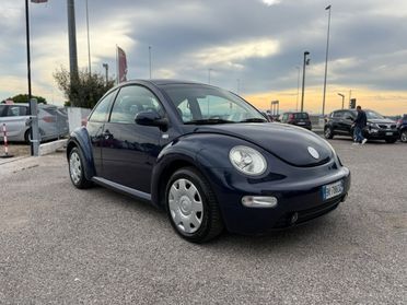 VOLKSWAGEN New Beetle 1.6
