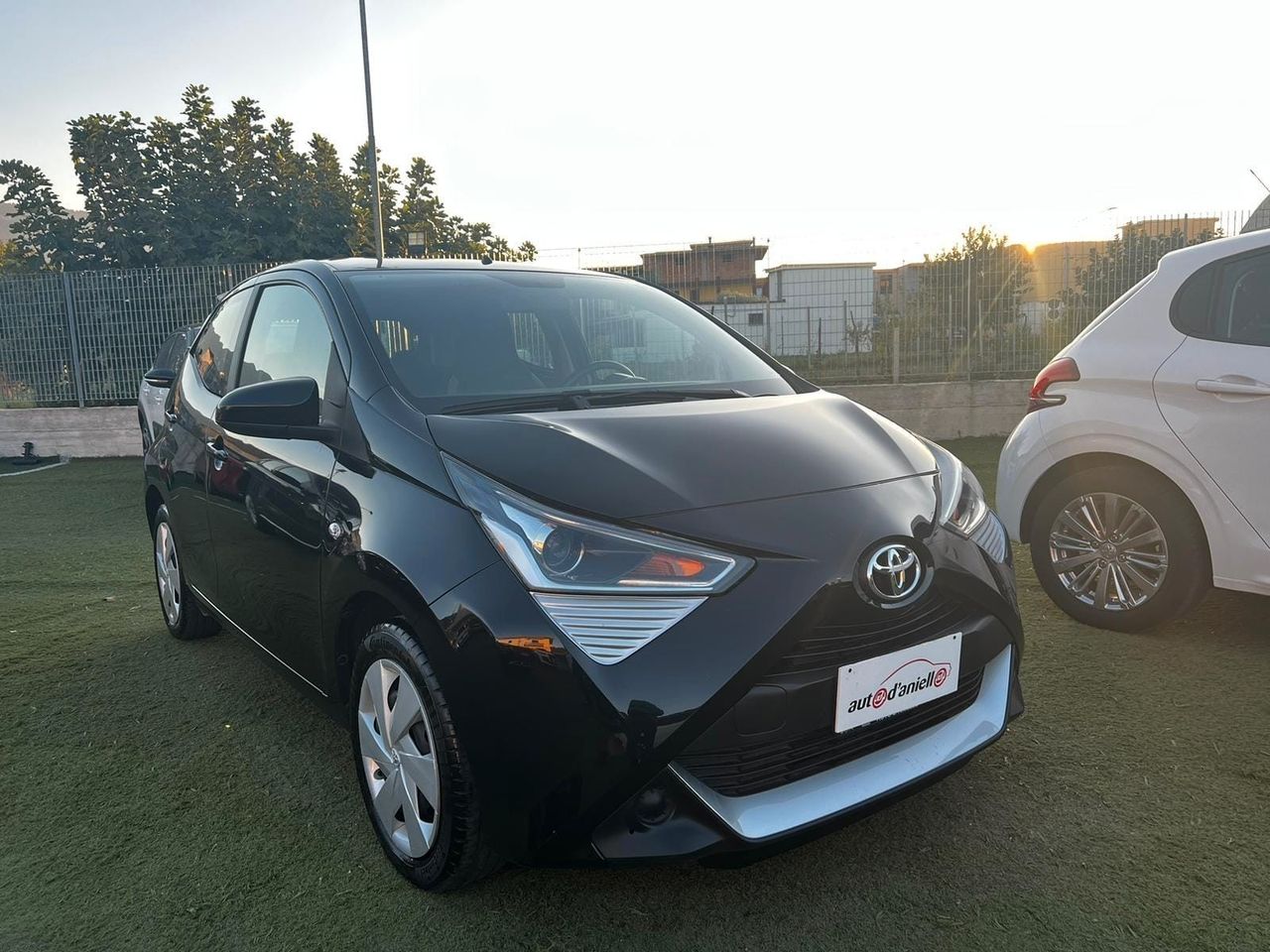 Toyota Aygo Connect 1.0 VVT-i 72 CV 5 porte x-play