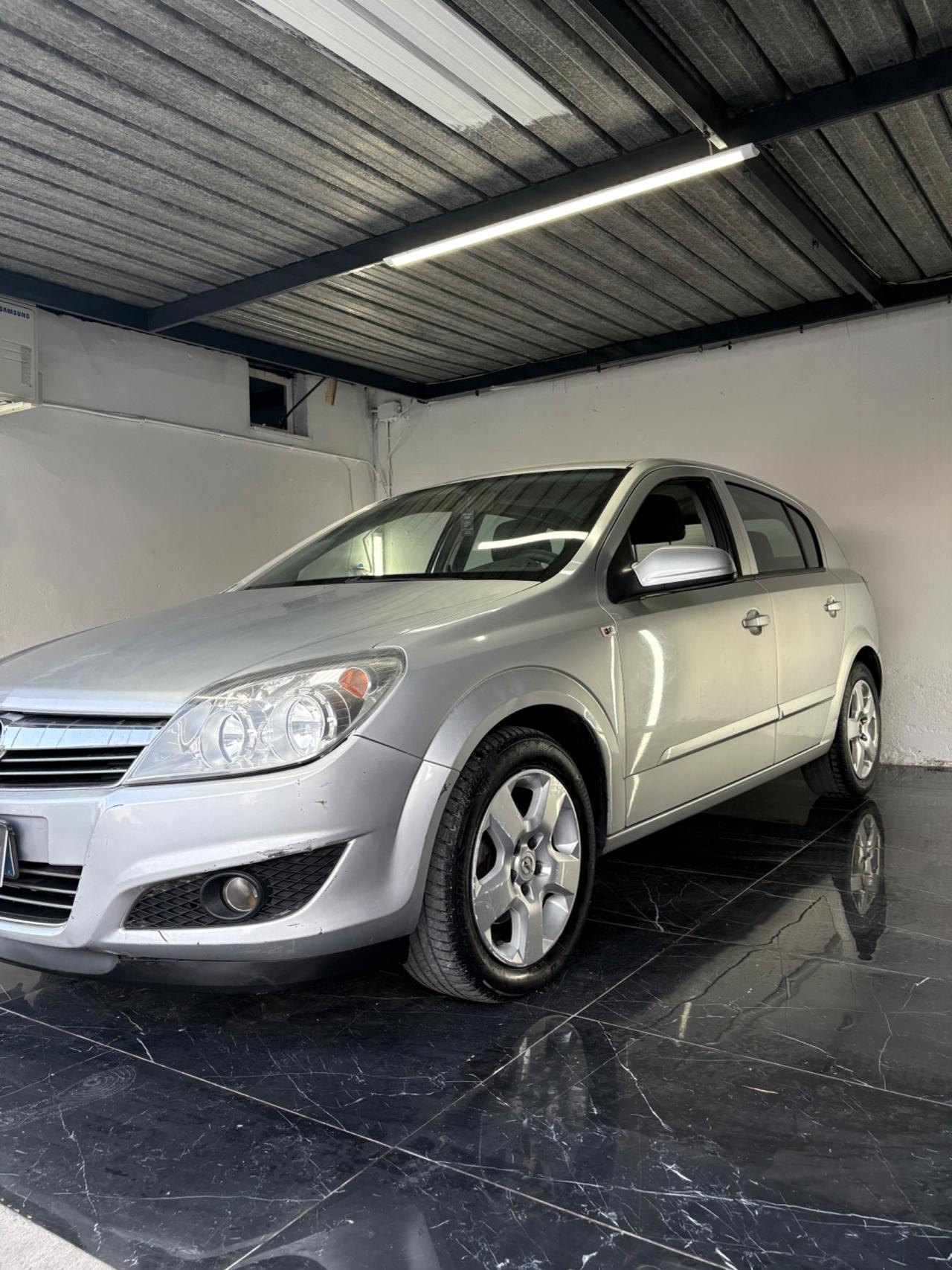 Opel Astra 1.4 16V GPL-TECH 5 porte Enjoy