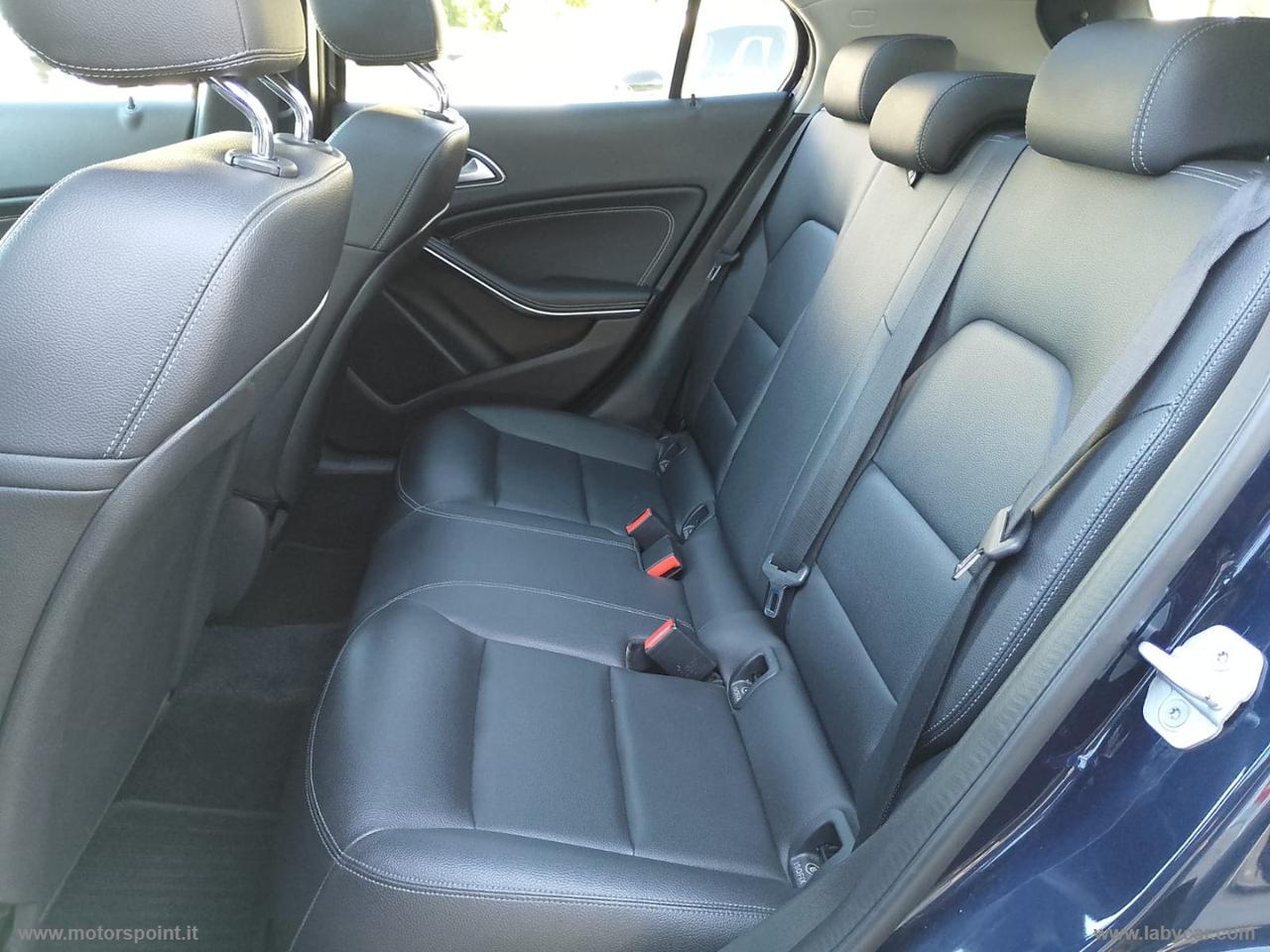 MERCEDES-BENZ GLA 180 d Automatic Sport *TETTO *PELLE