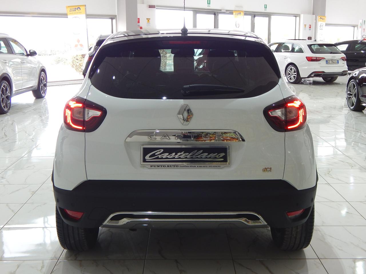 Renault Captur 1.5 dci Initiale Paris 110cv NAVI-PELLE-PARK-LED