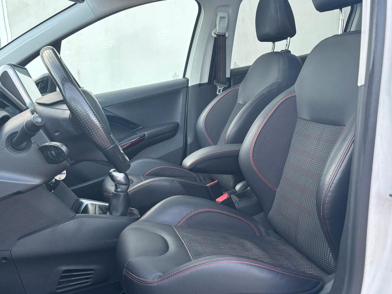 Peugeot 208 BlueHDi 100 5p. GT Line ICE White 150 ESEMPLARI