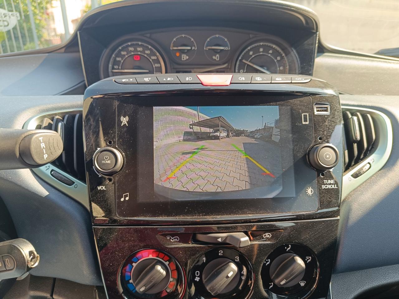 Lancia Ypsilon 1.0 FireFly 5 porte S&S Hybrid Platino