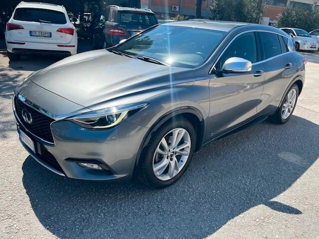 Infiniti Q30 1.5 diesel Premium