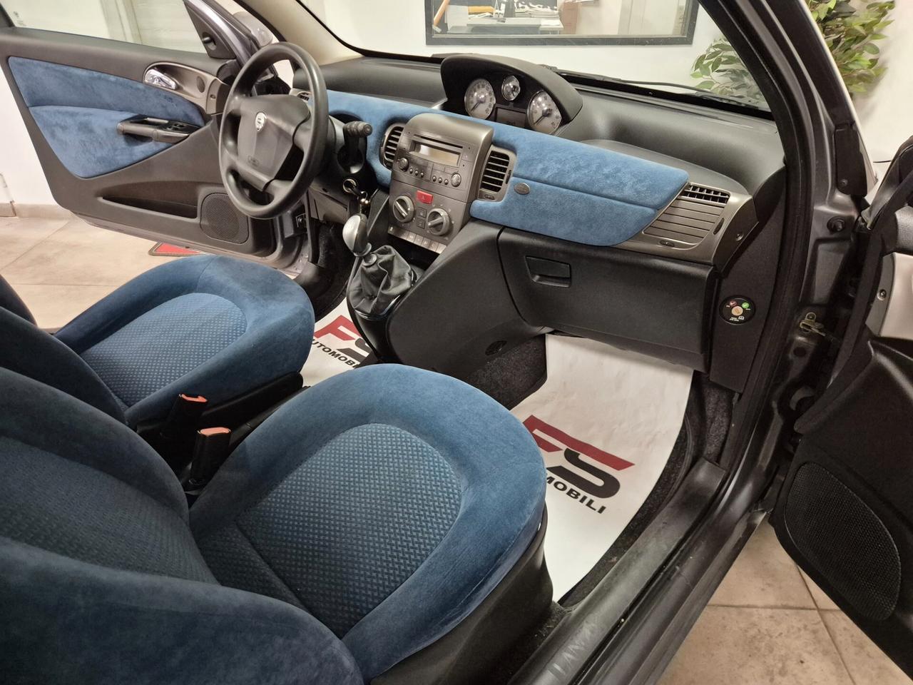 Lancia Ypsilon 1.2 Argento NEOPATENTATI