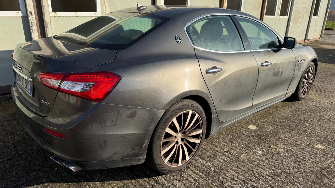 Maserati Ghibli V6 Diesel 250 cv motore rotto