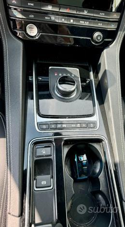 JAGUAR F-Pace 2.0 D 180 CV aut. R-Sport