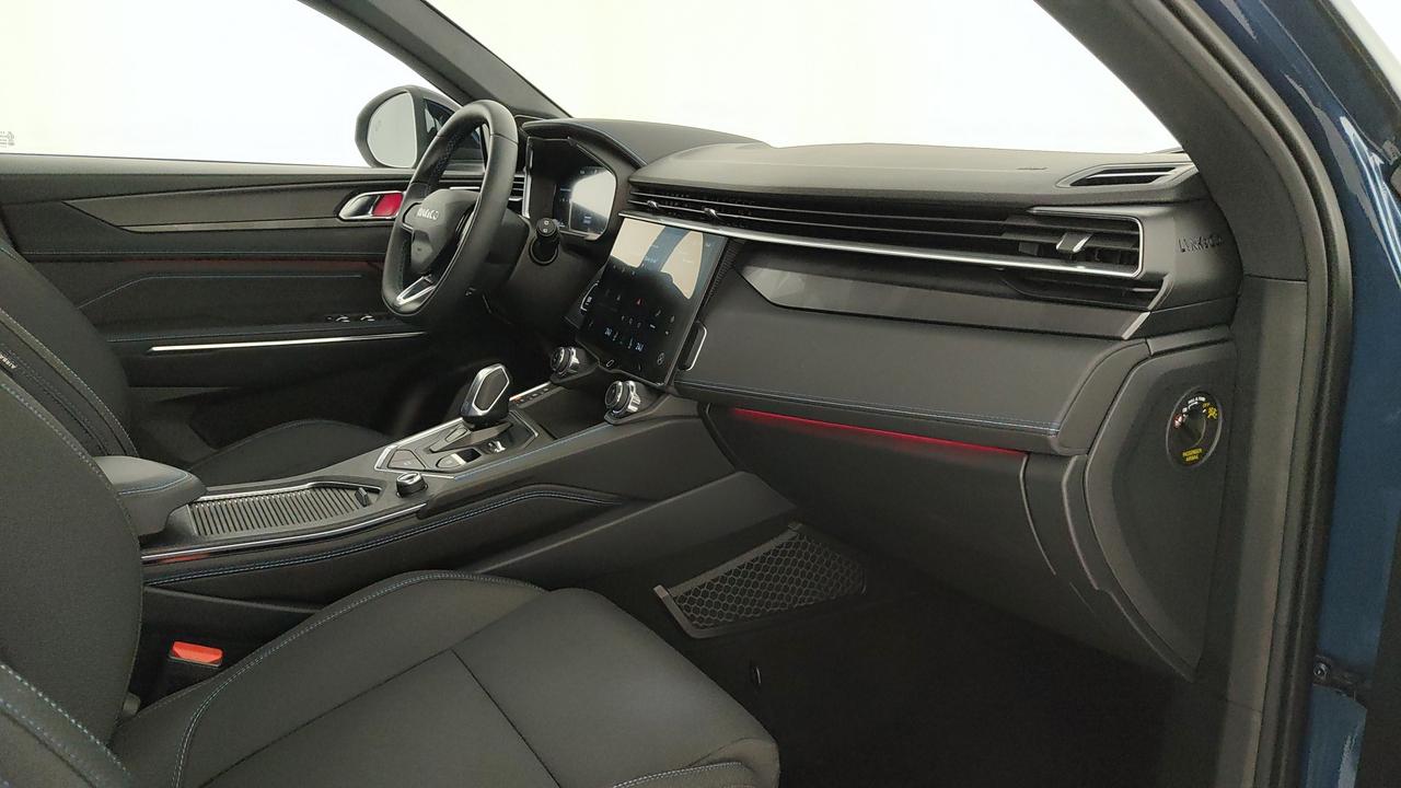 LYNK & CO 01 1.5 td phev auto