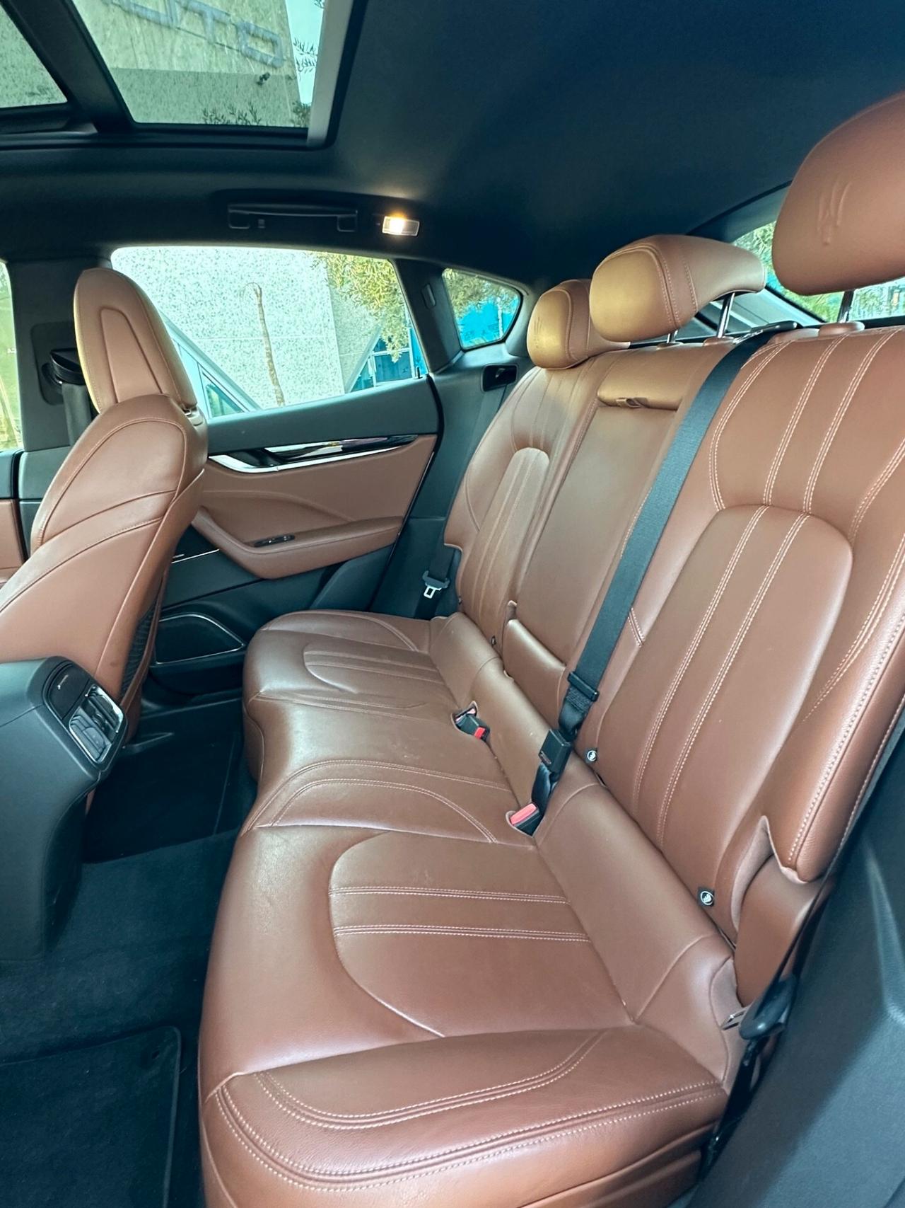 Maserati Levante V6 Gransport offerta T-Stock prezzo imperdibile