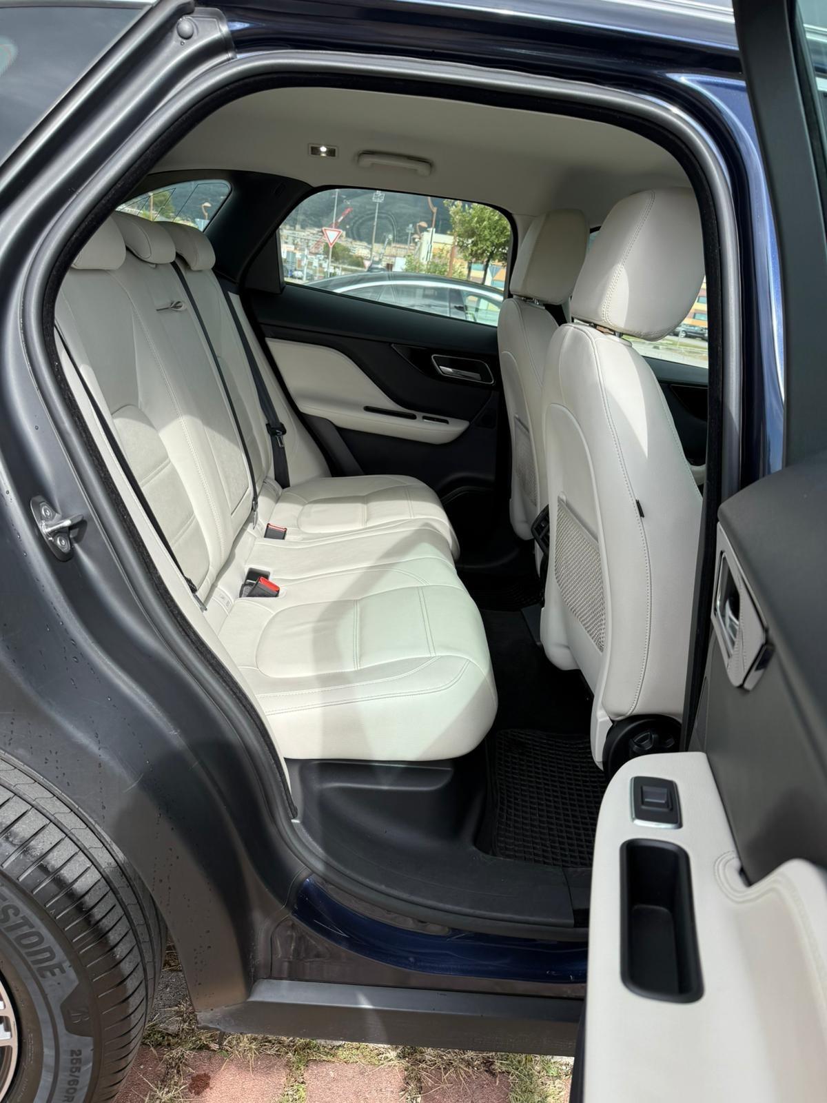 Jaguar F-Pace 2.0 D 180 CV AWD Pure