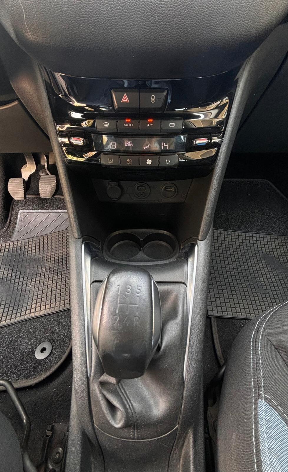 Peugeot 208 1.4 HDi 68 CV 5 porte Allure
