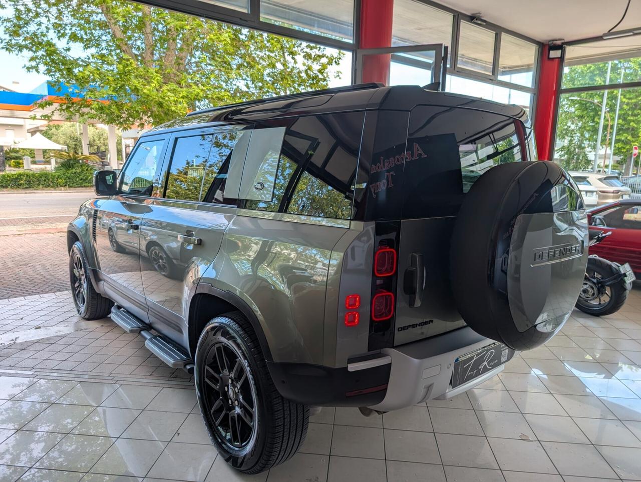 Land Rover Defender 110 3.0D I6 200 CV AWD Auto SE Autocarro N1