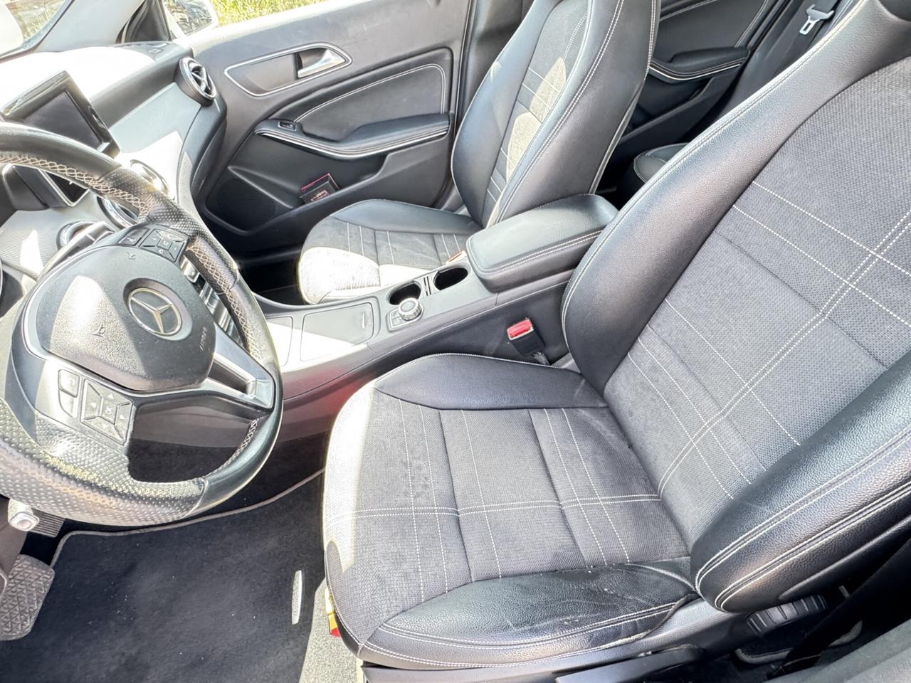 MERCEDES-BENZ GLA 200CDI PREMIUM PER NEOPATENTATI