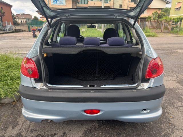 PEUGEOT 206 1.1 3p. XT