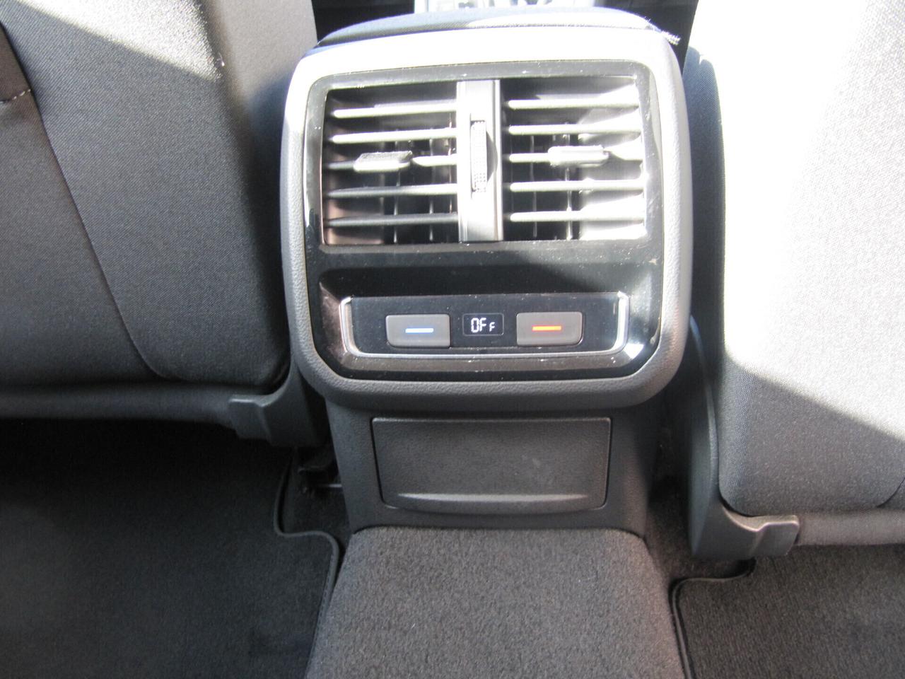 Volkswagen Passat Variant 1.6 TDI SCR DSG Business BMT - automatico