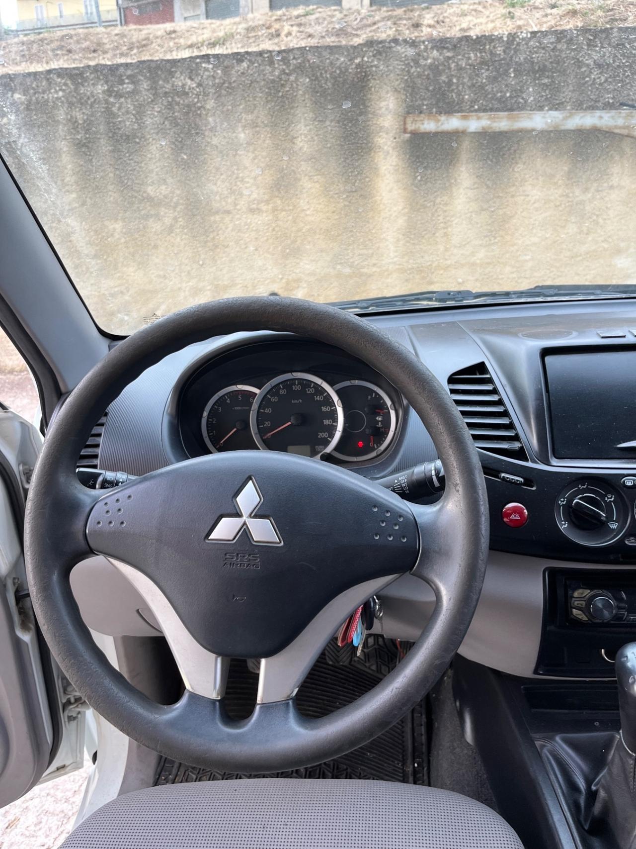 Mitsubishi L200 2.5 DI-D/136CV Club Cab Invite DPF