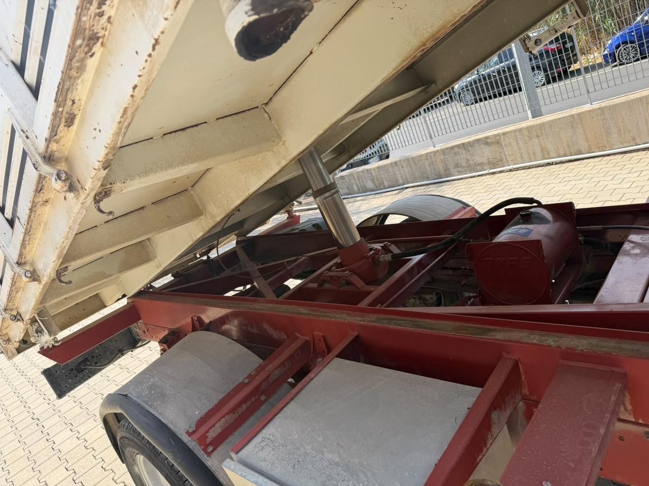 IVECO 35c13 RIBALTABILE TRILATERALE