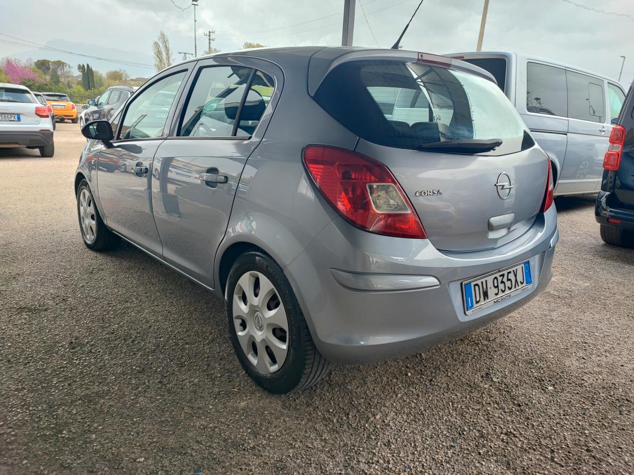 Opel Corsa 1.2 5 porte Cosmo