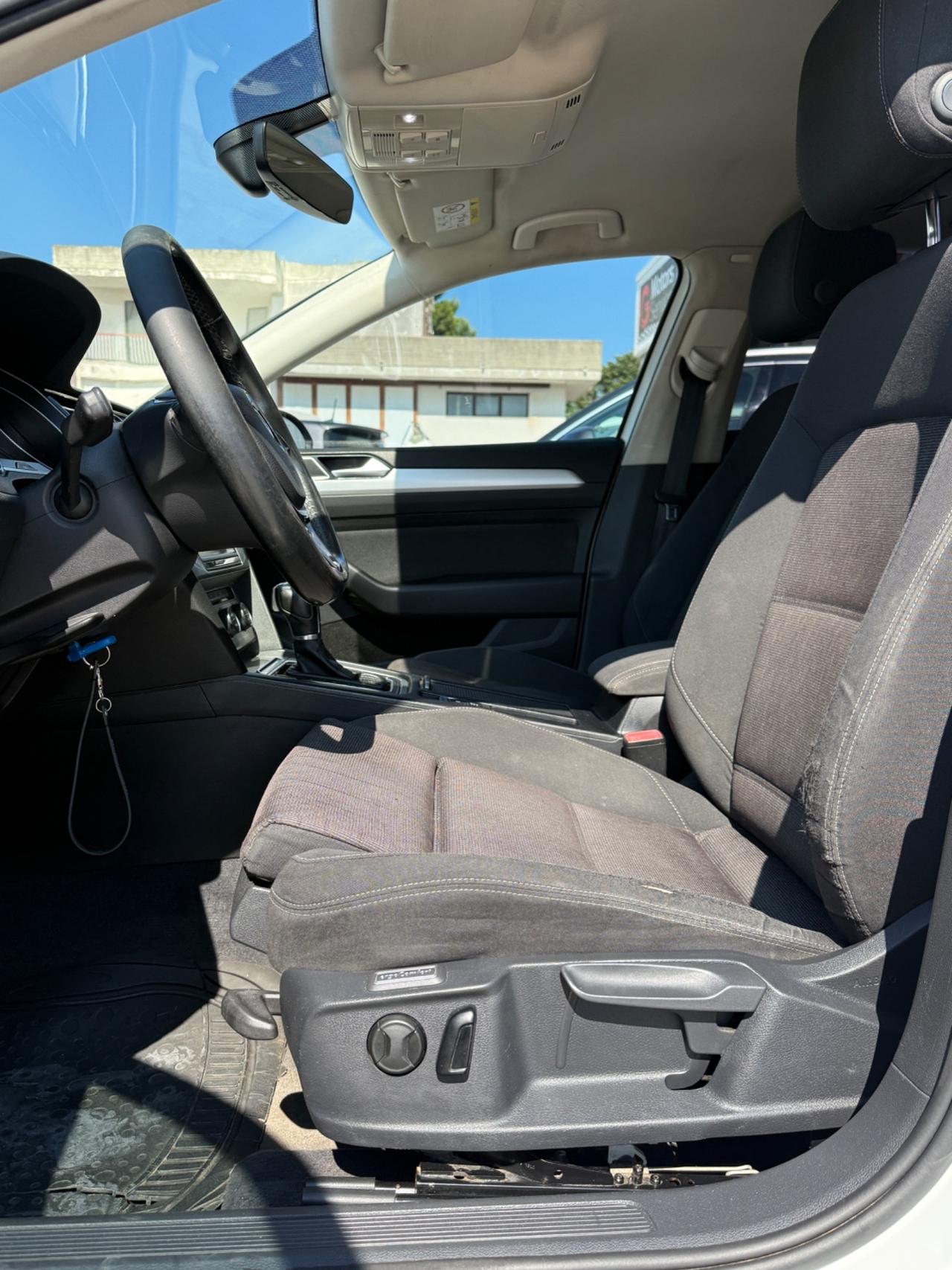 Volkswagen Passat Variant 1.6 TDI DSG Comfortline BlueMotion Tech.
