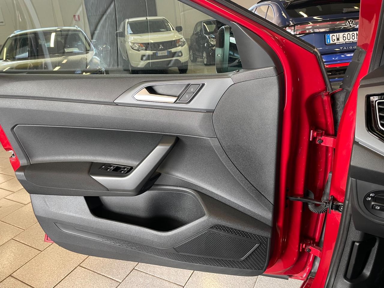 Volkswagen Taigo 1.0 TSI 115 CV DSG R-Line Fari Matrix