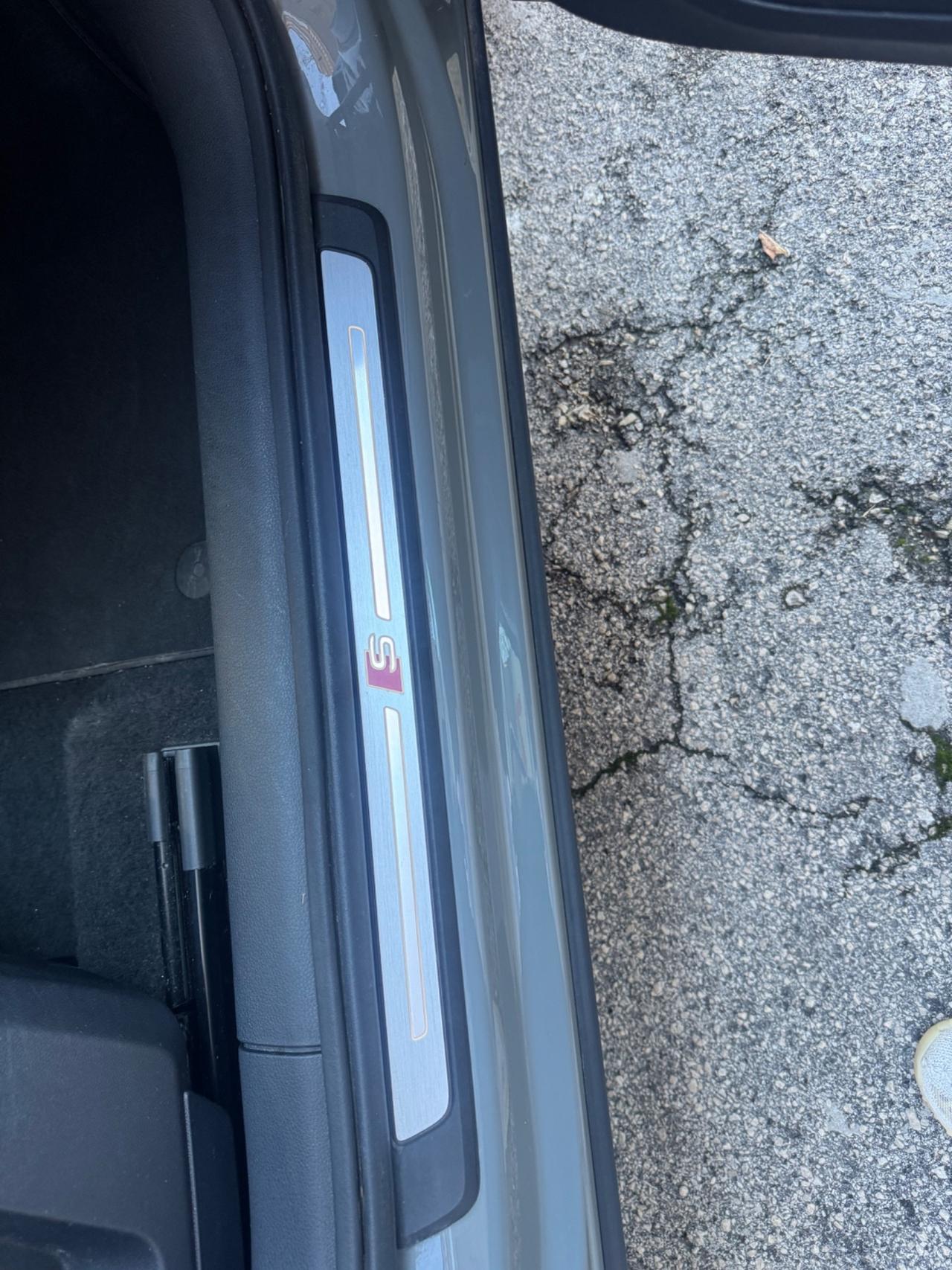 Audi Q2 30 TDI S line Edition